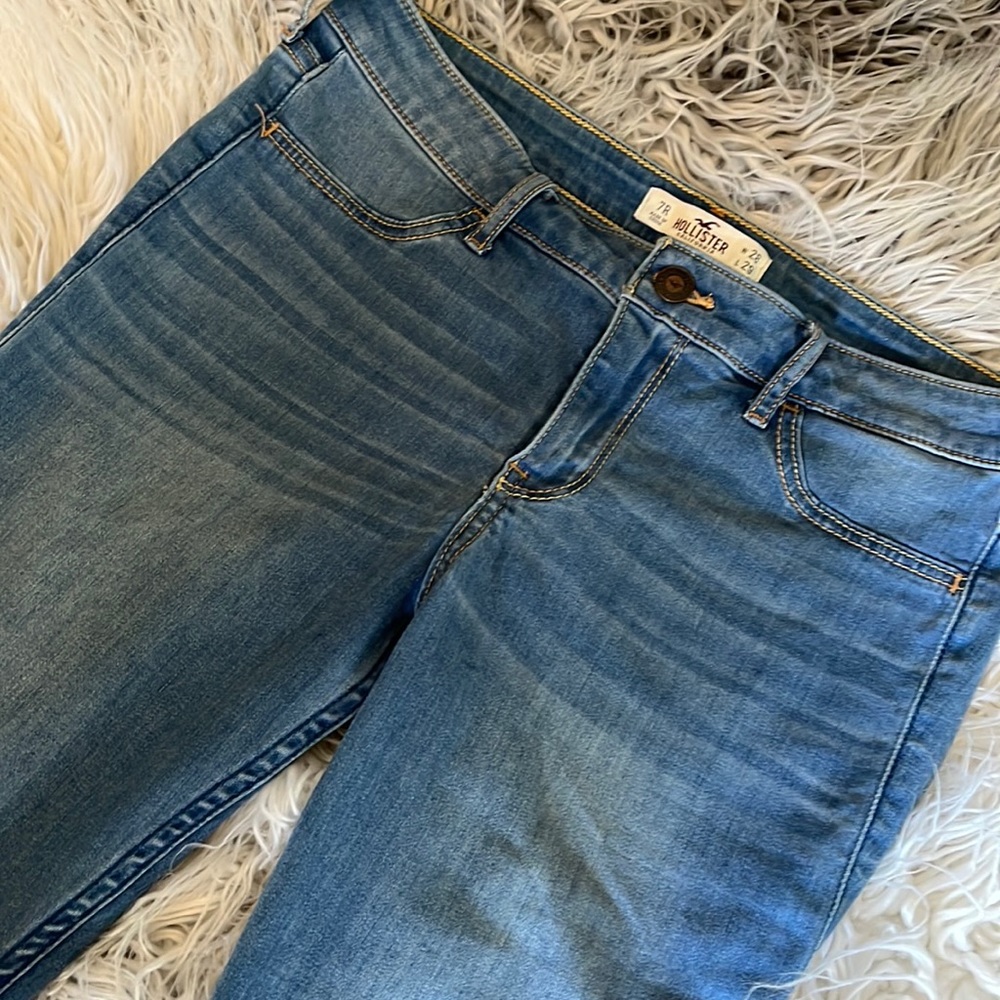LIKE NEW Hollister skinny jeans
